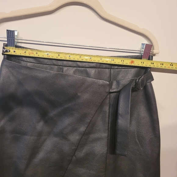 Skirt - Picture 4 of 6